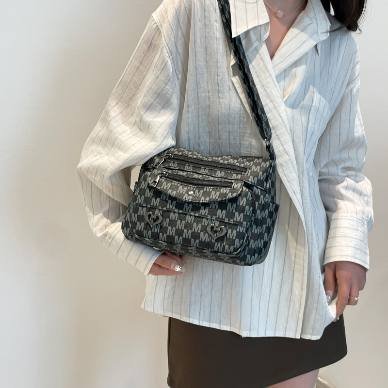 The 2025 new versatile and elegant middle-aged mom bag, multi-layered single-shoulder crossbody bag, granny bag, crossbody backpack Specification drawing