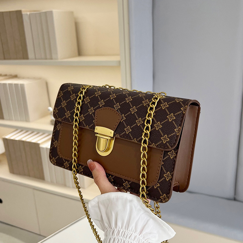 New retro ladies' small bag, ins style, high-end quality chain crossbody bag, cross-border lock small square bag full figure