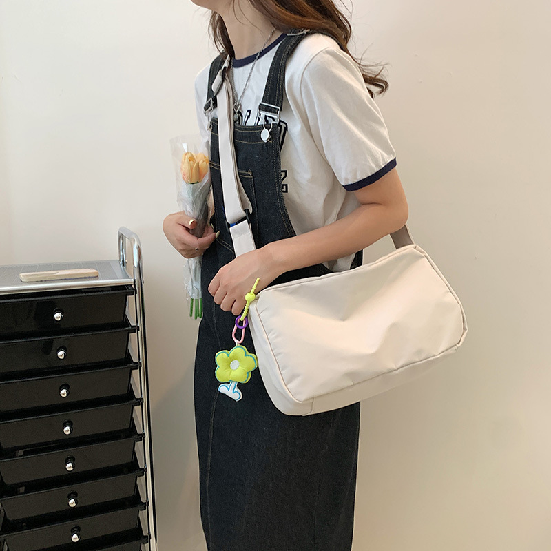 Korean style fashionable nylon single-shoulder bag 2022 Summer new simple and casual crossbody bag, fresh and cute girl travel bag details Picture
