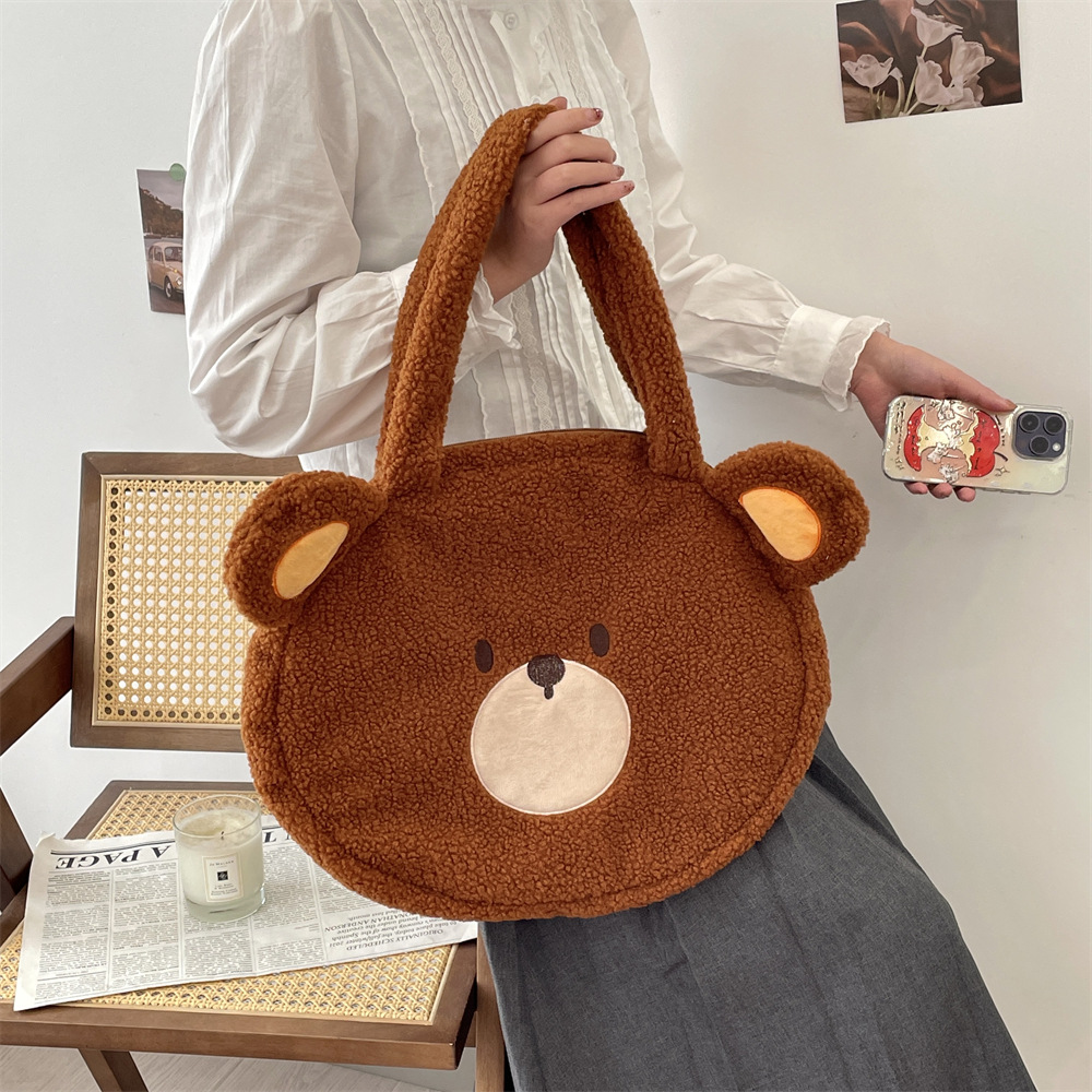 411124 New large-capacity cute bear single-shoulder bag, women's cartoon plush bag, autumn and winter edition hand-held tote bag Application Scenario