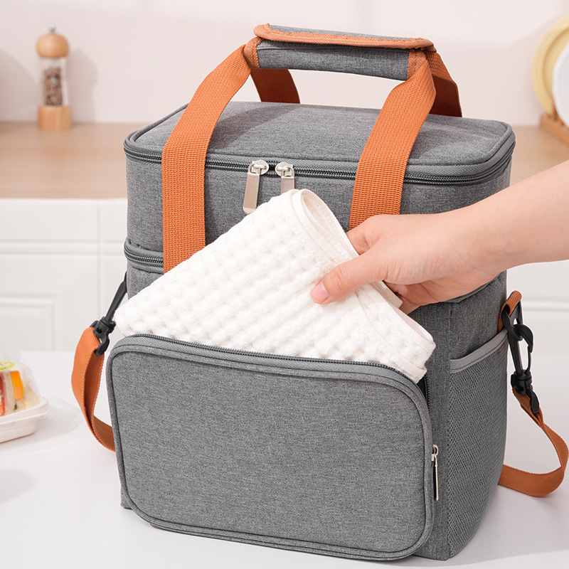 Runhui Cross-border Catering Double-layer insulated lunch box bag, outdoor food delivery insulated box, lunch box handbag, bento insulated bag Application Scenario