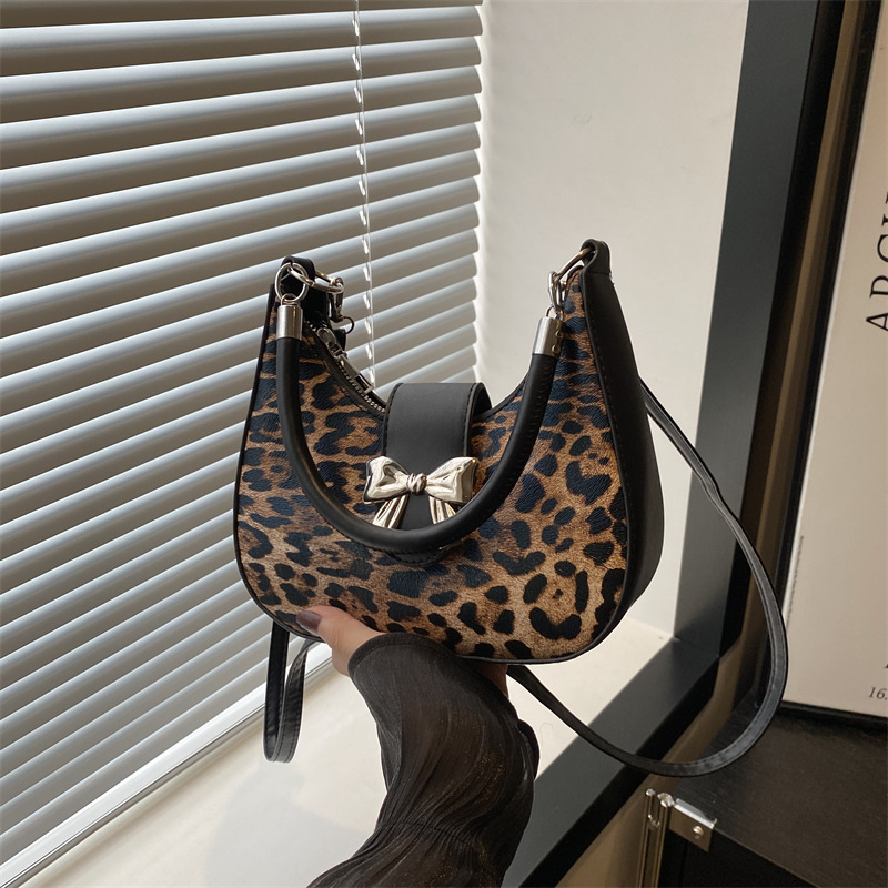 Cross-border retro leopard print patchwork bag for women 2024 new autumn and winter fashion single-shoulder bag, popular single-shoulder crossbody bag full figure