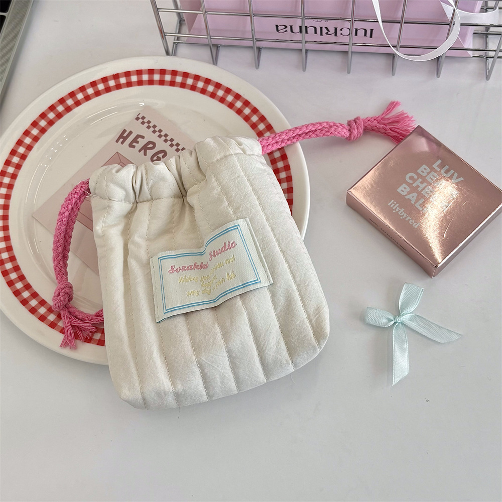 5351 Quilted storage bag, Makeup Bag, cute and portable student grocery sorting bag, Sanitary Napkin bag details Picture