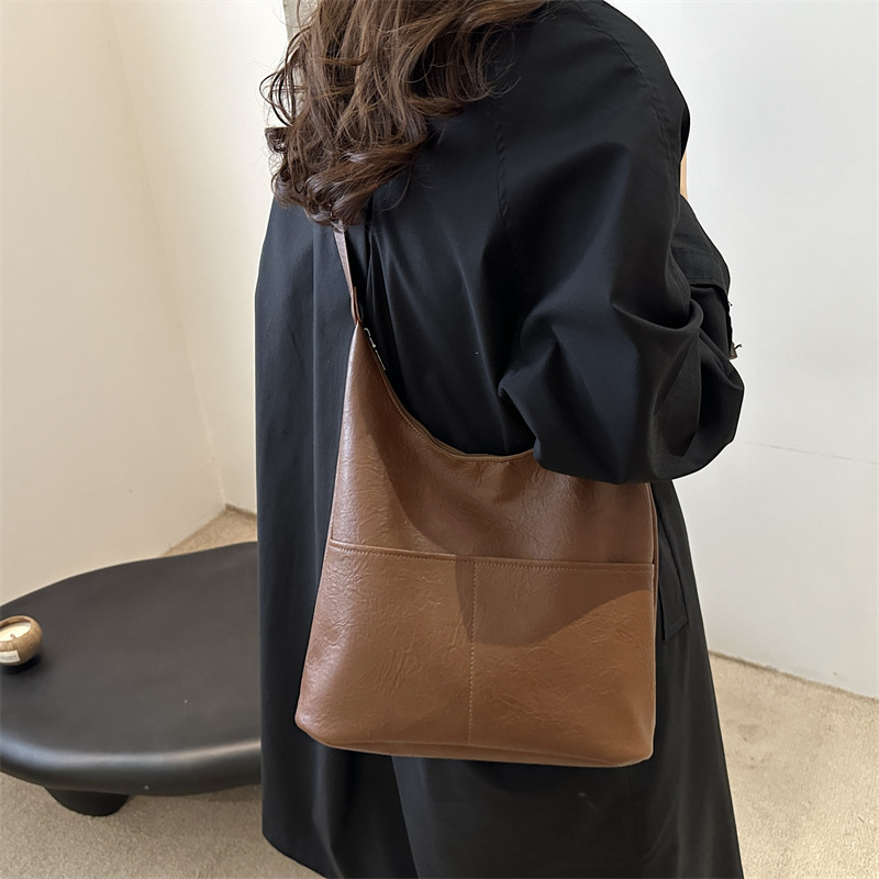 A simple and casual ladies' 2024 new style casual large-capacity retro personalized double-pocket crossbody single-shoulder tote bag for women Specification drawing