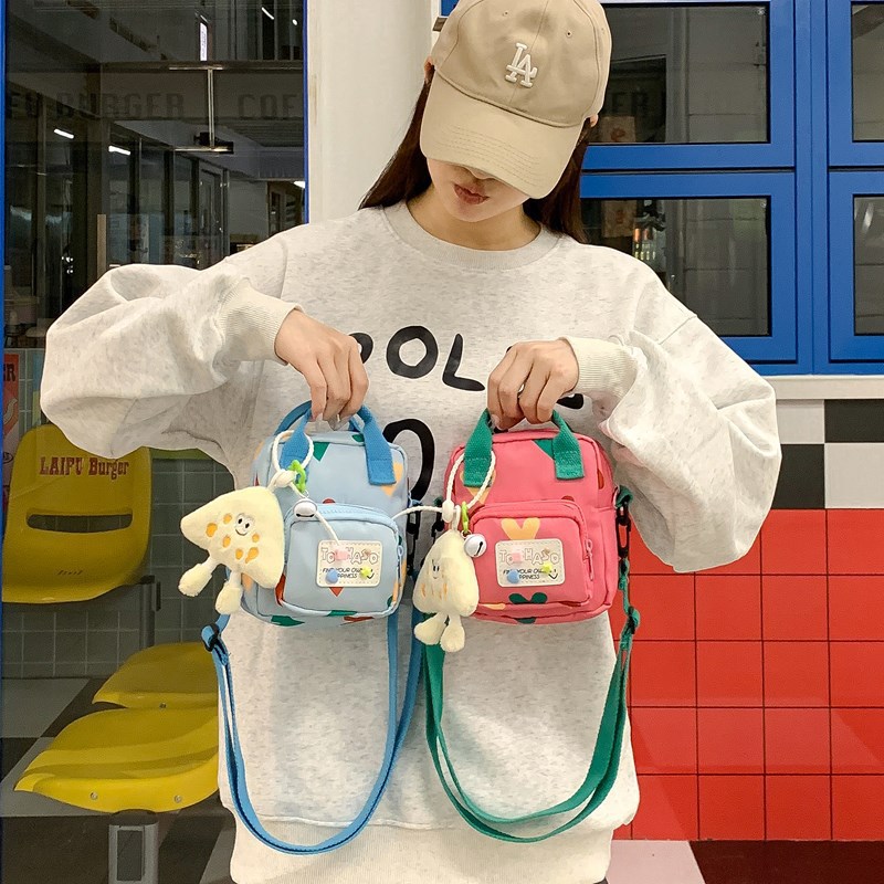 2025 New style baby girl single-shoulder bag, fashionable little boy's loose change crossbody bag, cute children's bag full figure