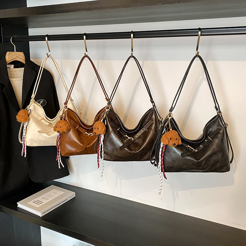 The minimalist Maillard large-capacity women's bag for 2024, a new casual and versatile backpack, tote bag, and a stylish and stylish commuter bag Application Scenario
