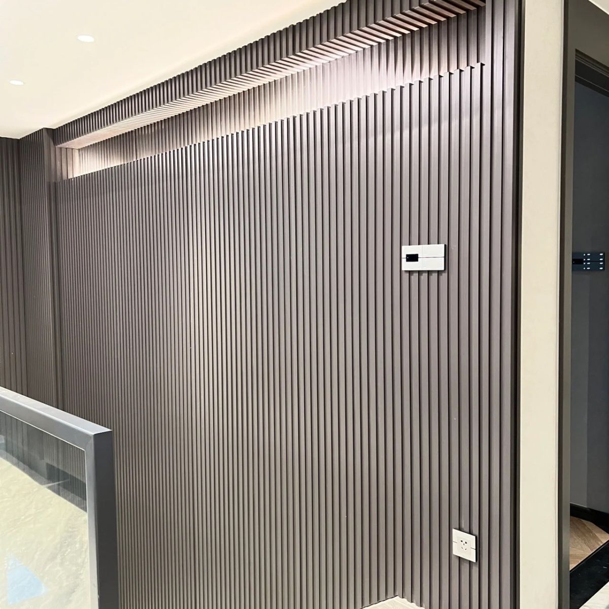 Outdoor storefront, aluminum alloy sign, aluminum plate, wavy wall, background wall, ceiling, concave-convex ceiling, Great Wall sign Application Scenario