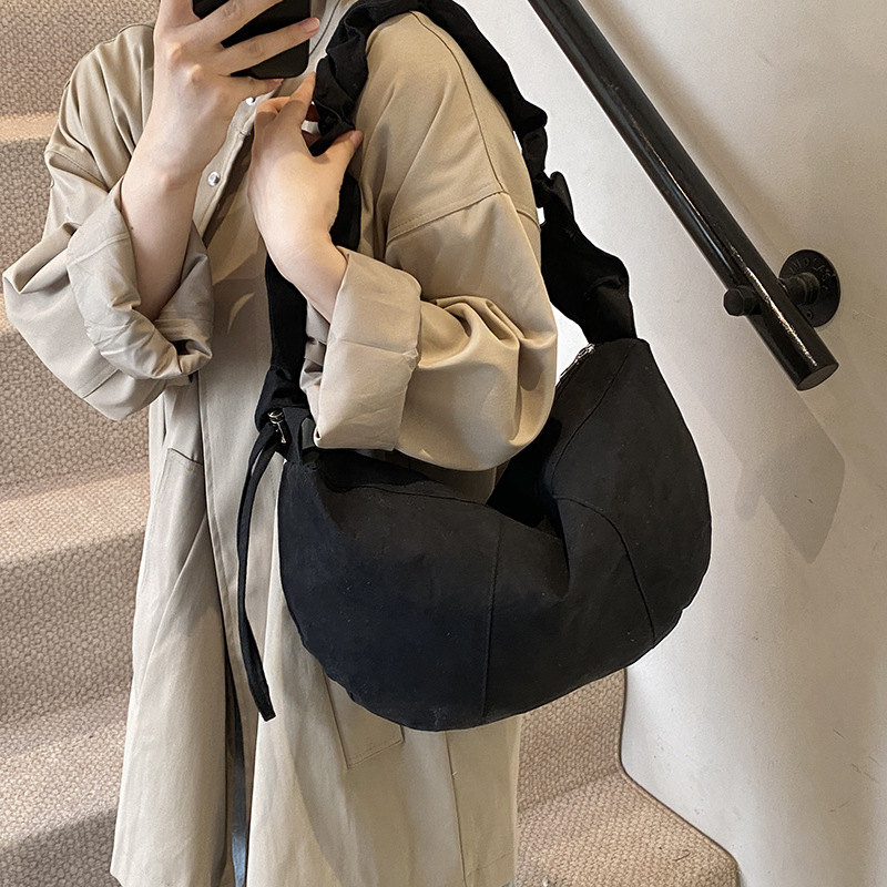 Crossbody bag for women, 2024 autumn new style, large-capacity pleated dumpling bag, simple matte texture, versatile single-shoulder bag Specification drawing