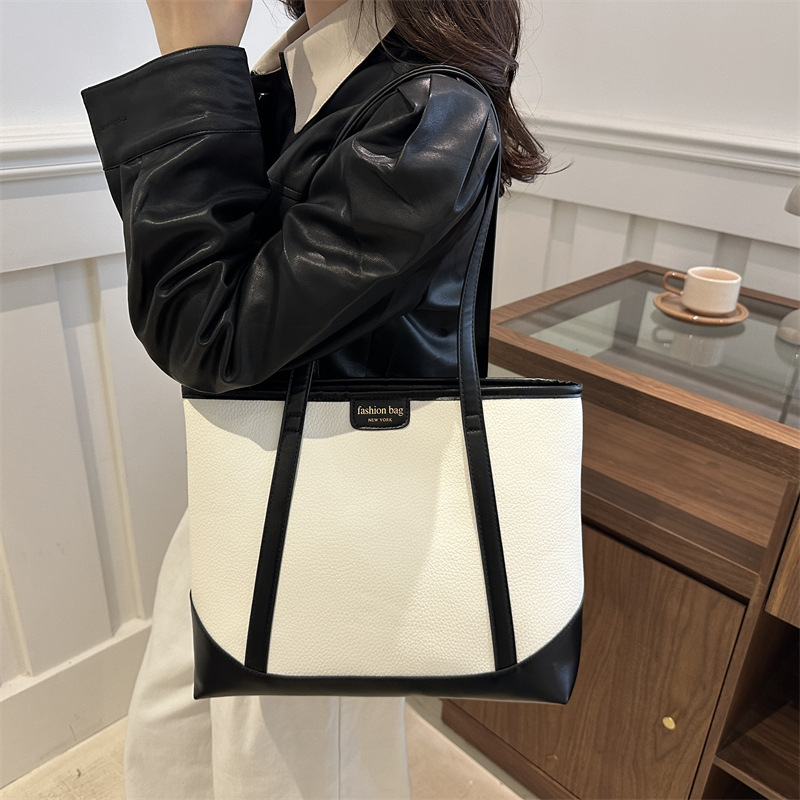 This large-capacity, fashionable and simple, patchwork texture single-shoulder tote bag is popular for women's commuting in autumn Specification drawing