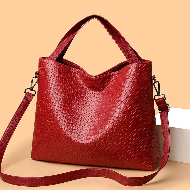 A high-end, niche single-shoulder, large underarm bag for women, a new cross-border fashion, casual and large-capacity women's bag with woven patterns full figure