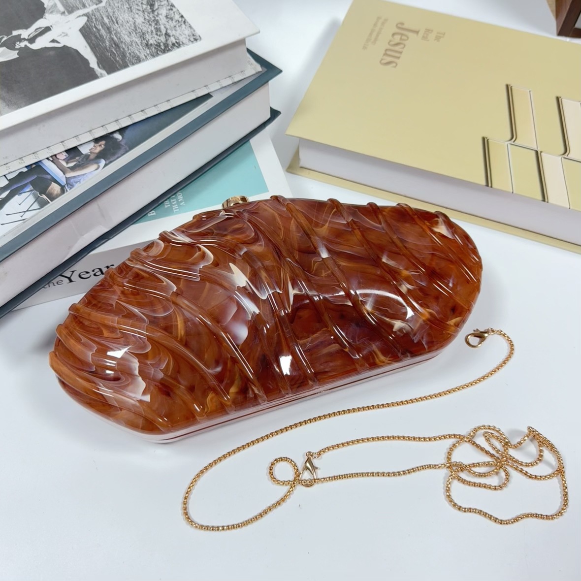 2025 New cross-border women's fashion wave motorcycle export acrylic bag stone box clutch and dinner bag details Picture