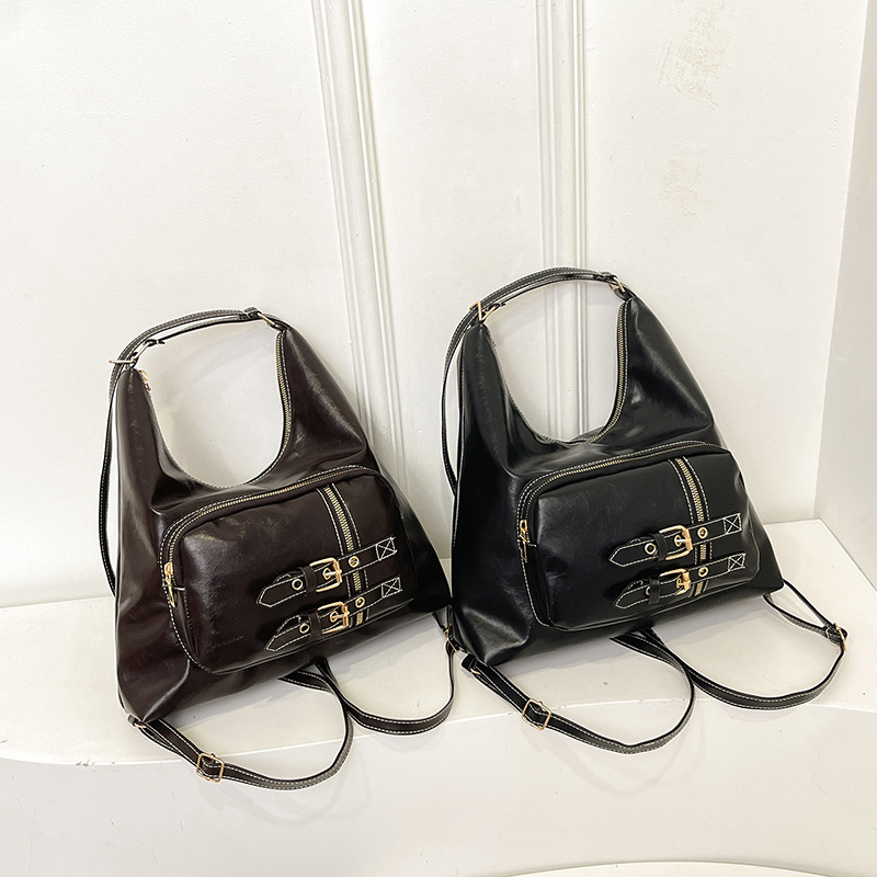 The 2025 new Senmeng bag features a feminine, college-style student single-shoulder bag with a belt and decorative buckle, as well as a motorcycle underarm bag Application Scenario