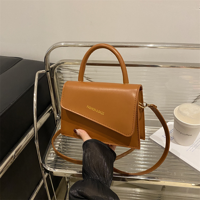 Cross-border retro small bag for women, 2024 new style fashionable winter single-shoulder crossbody bag, high-end ladies' hand-held small square bag full figure