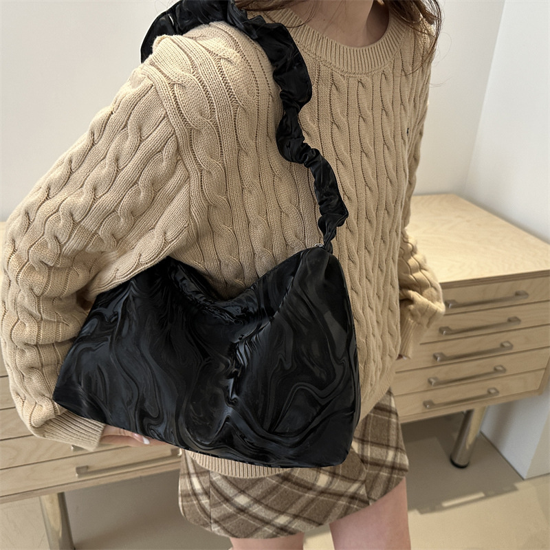 French-style large-capacity single-shoulder bag for women, 2025 new fashion and niche design, commuter shopping crossbody tote bag Specification drawing