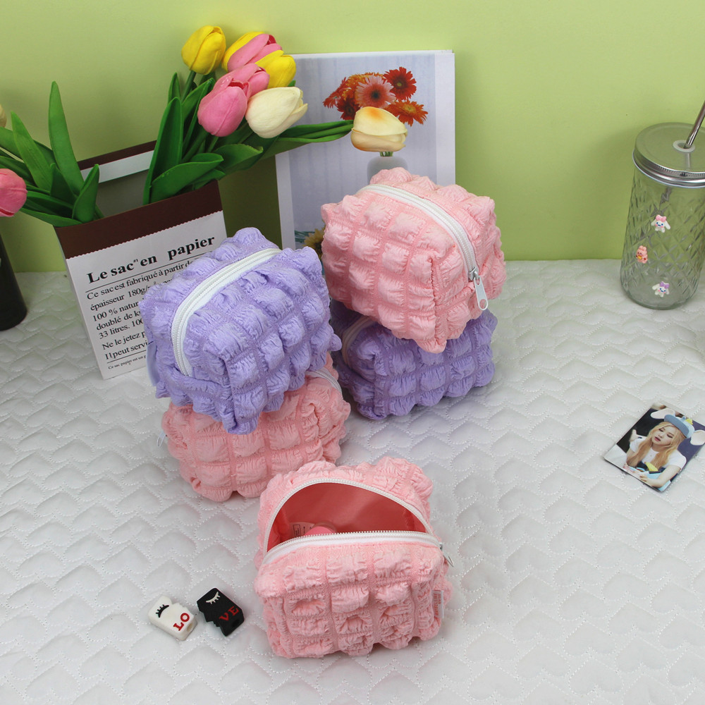 2023 New Puff Wallet, Bubble Grid coin Purse, Lipstick, data cable storage bag, cute Girls' Sanitary napkin bag Application Scenario