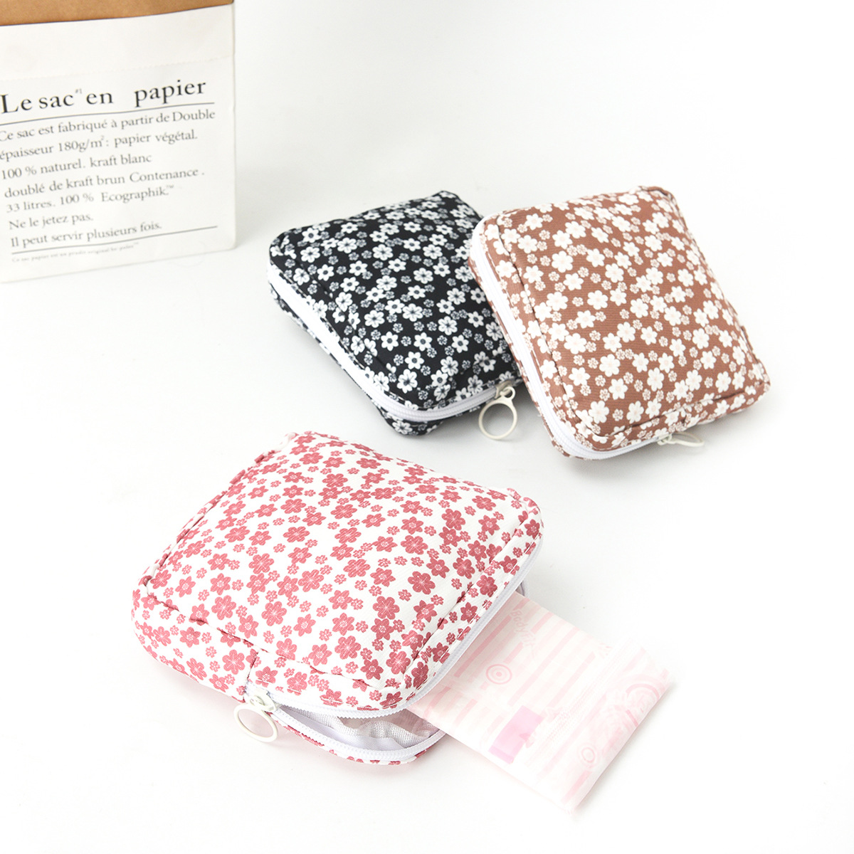 Large-capacity ins sanitary napkins and sanitary napkins storage bag, girls' menstrual and period pad bag, portable lipstick storage full figure