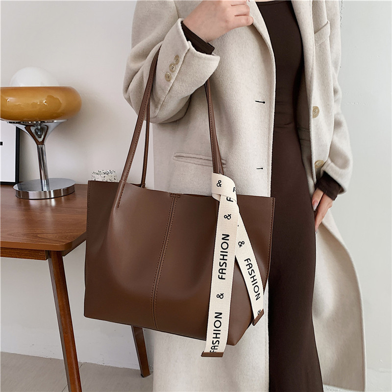 Retro, simple and large-capacity tote bag 2024 winter new style bag, trendy and simple single-shoulder bag, casual women's bag Specification drawing