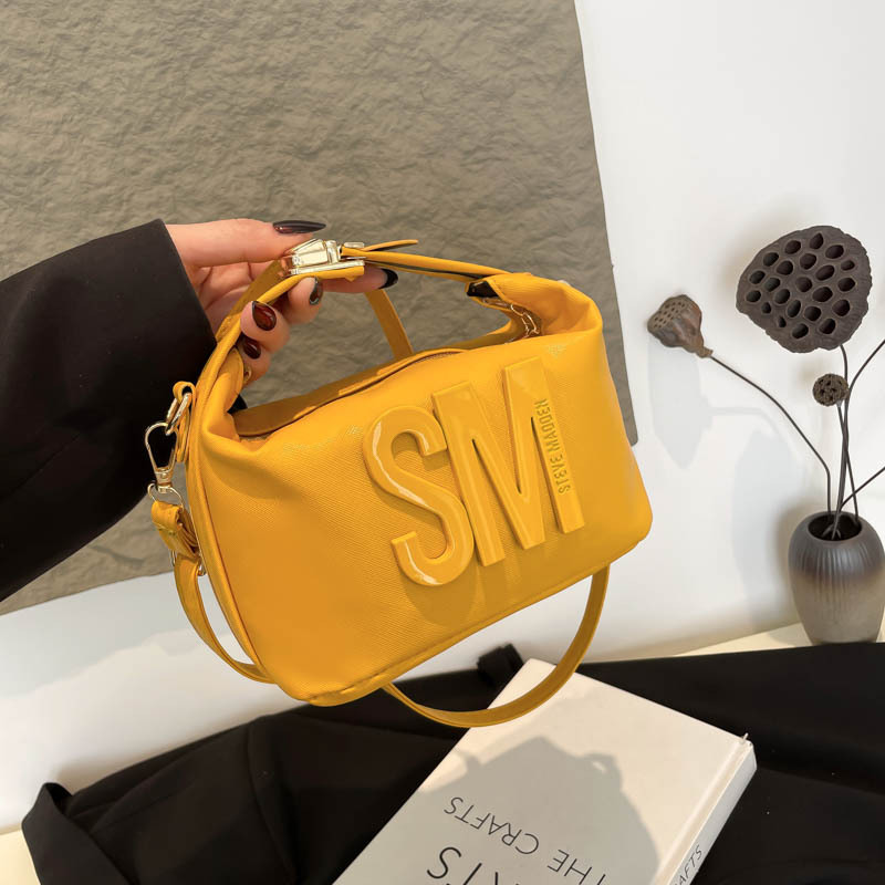 High-end, stylish and niche bag, 2025 new style women's bag, fashionable and versatile crossbody bag, commuter hand and shoulder bag full figure