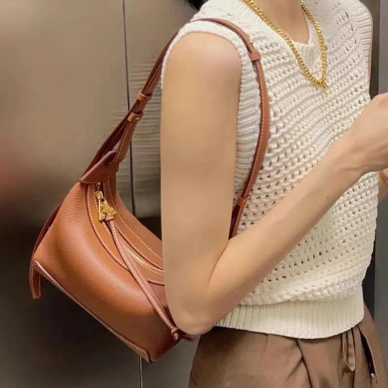 High-end quality niche kite lunch box bag for women 2025 new summer vintage single-shoulder crossbody baguette underarm bag for women full figure