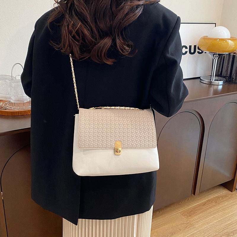 High-end and niche women's bag, 2024 new fashion crossbody bag for women, casual and retro, women's hand-held shoulder bag details Picture