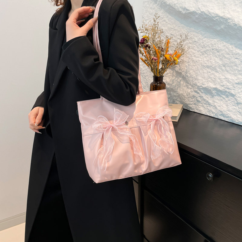 2025 New school-style bow tote bag, large-capacity pleated single-shoulder bag, cute and sweet bag for women details Picture