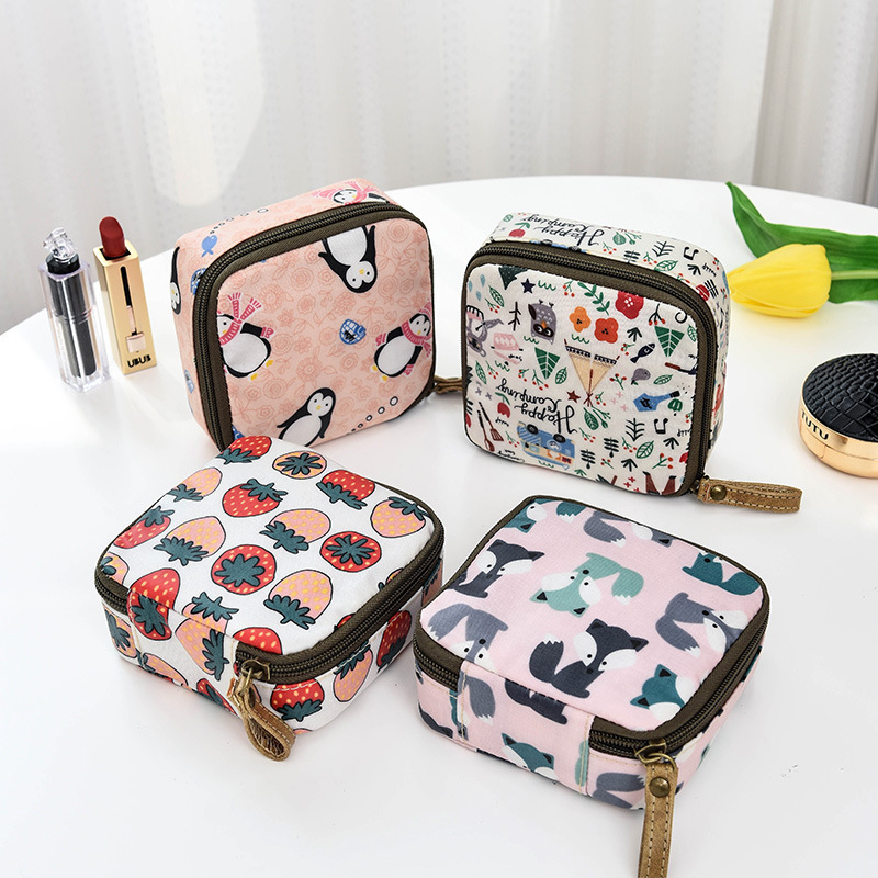 Factory customized OEM OBM sanitary napkins, makeup bags, storage bags, large capacity, cute and simple, sanitary napkin zipper bags Application Scenario