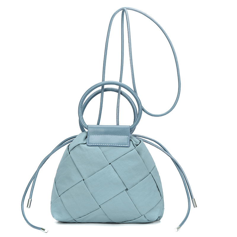 ColorfulFox small bag, a niche ins design hand-held woven bag, is fashionable, mini and lightweight, and is a single-shoulder crossbody bag Item Picture
