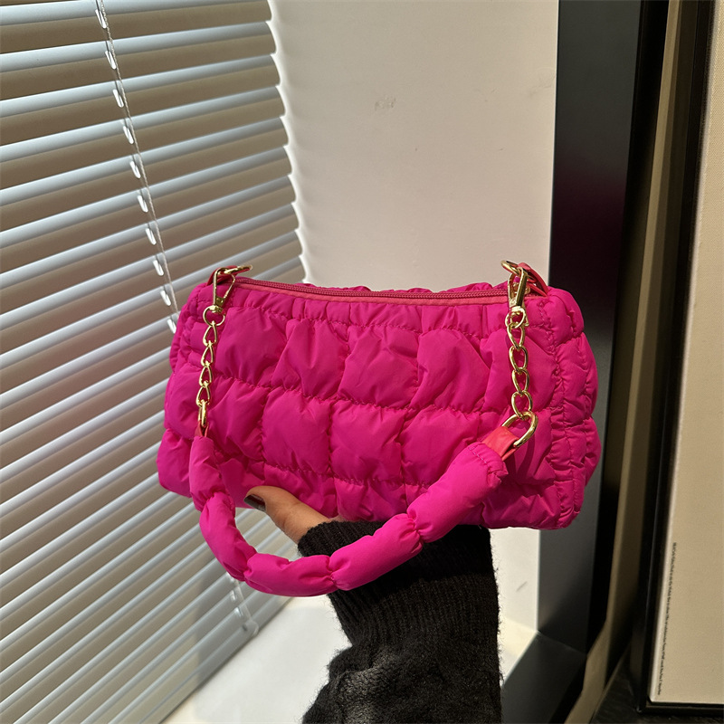 2024 New pleated cloud bag, Korean style niche fashion single-shoulder bag, trendy bubble underarm bag, cotton jacket chain bag full figure