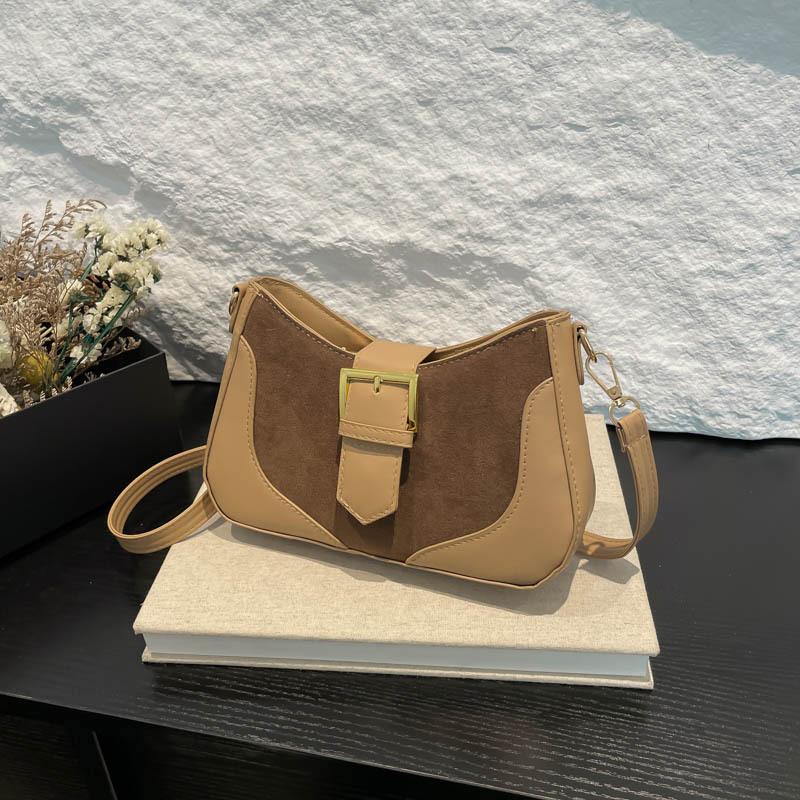 Retro casual underarm bag for women's winter 2024 new style fashionable color-blocking commuter bag, matte single-shoulder crossbody bag full figure