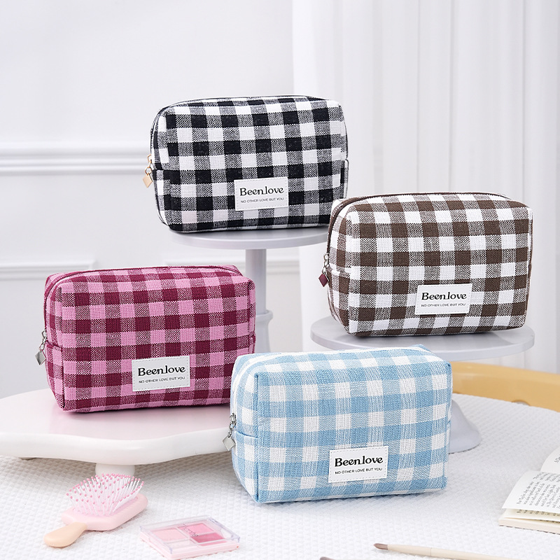 Runhui's new style octagonal makeup bag, a convenient hand-held small bag, travel cosmetics storage bag, and makeup bag details Picture