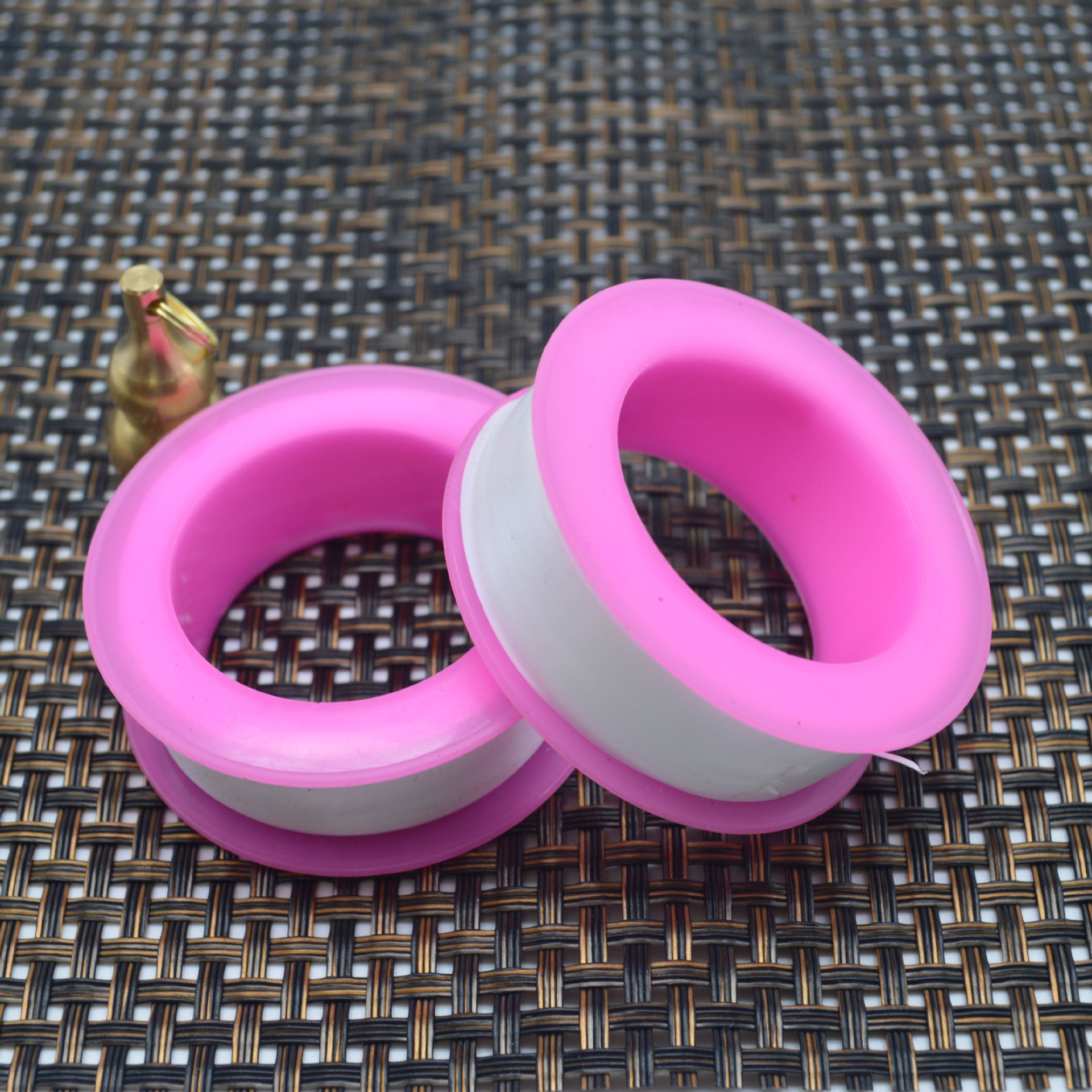 New material polytetrafluoroethylene (PTFE) tape produced by the manufacturer of raw material gas fire sealing water heating water adhesive tape details Picture