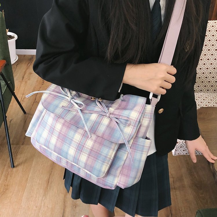 Ballet-style sweet bow bag, women's large-capacity commuter bag, casual checkered crossbody bag, single-shoulder tote bag Application Scenario