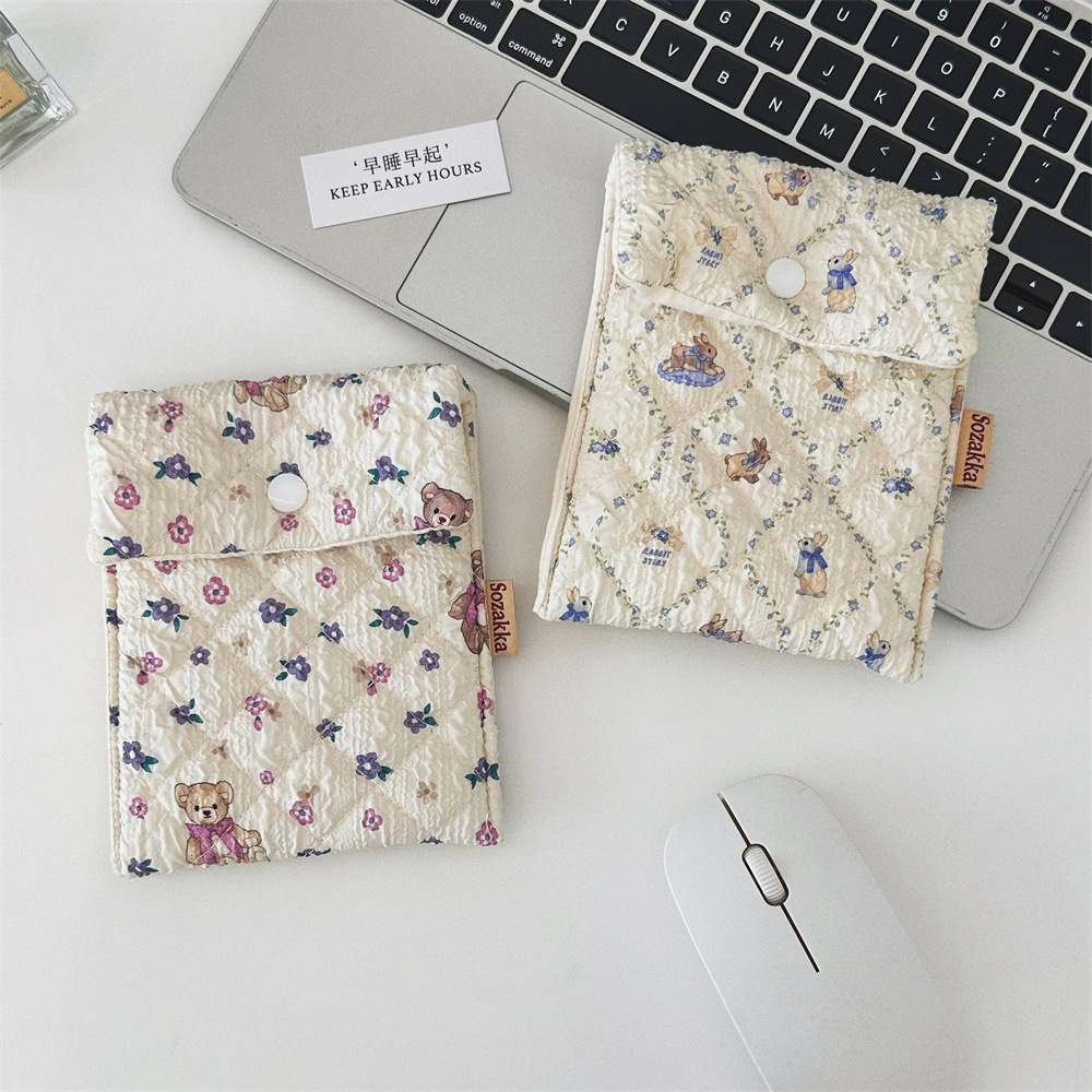 46271 Cute Sanitary Napkin Storage Bag, embossed cartoon bear sanitary bag, portable for touch-up and sundries storage when going out Specification drawing