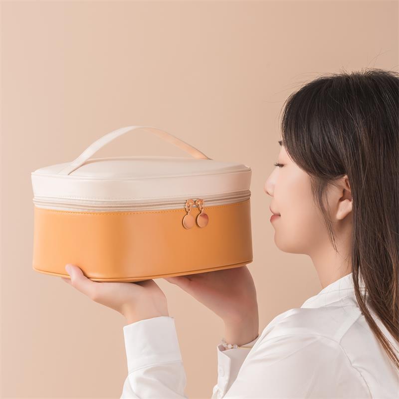 Light luxury layered cosmetic bag, travel portable storage bag, PU compartments toiletries bag, hand-held storage bag, moisture-proof toiletries bag Application Scenario
