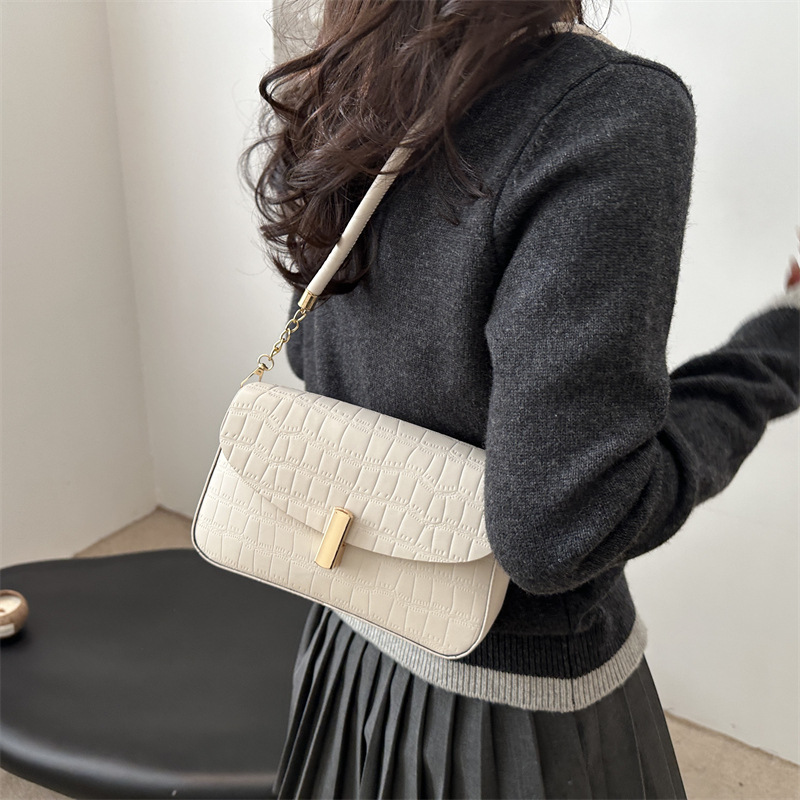 Mini mini bag, stylish women's bag 2025, trendy new crossbody bag, single-shoulder crossbody chain bag details Picture