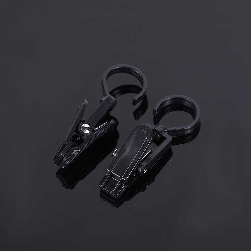 Factory direct sales of curtain clips, multi-functional rotatable toothed curtain clips, plastic white curtain clips, curtain accessories Application Scenario