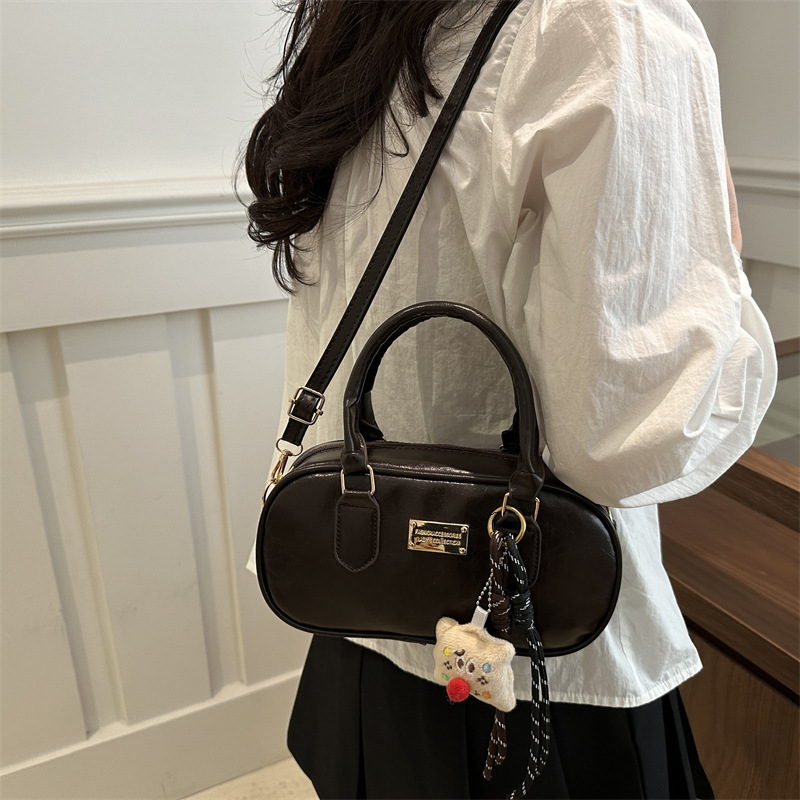 Spring 2025 new casual pendant, retro and simple, large-capacity design, single-shoulder, hand-carry, crossbody pillow bag for women Specification drawing