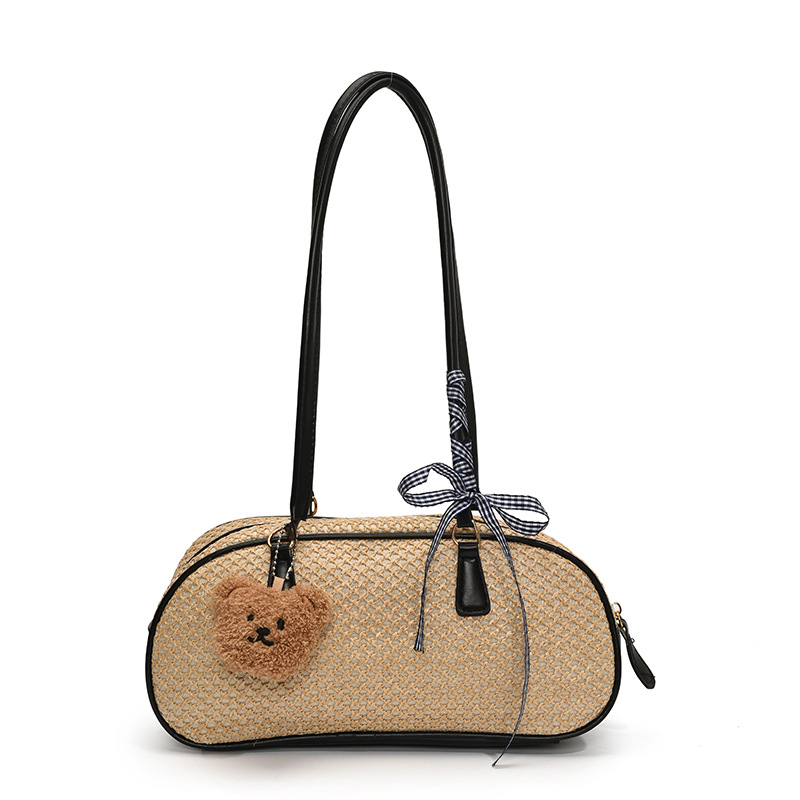The 2025 new woven pattern is simple, trendy and fashionable. The diamond-shaped pattern is trendy and stylish. It is a shoulder bag for women Item Picture