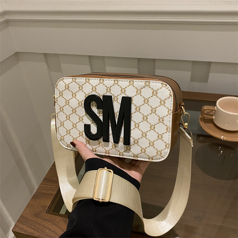 Spring simple ladies' small square bag 2025 New style camera bag for women's crossbody Instagram stylish letter single-shoulder bag for women full figure