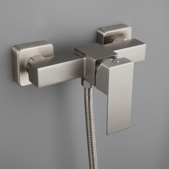 The bathroom features a square bathtub made of 304 stainless steel, a shower, hot and cold water faucets, a shower head, and a concealed mixing valve details Picture