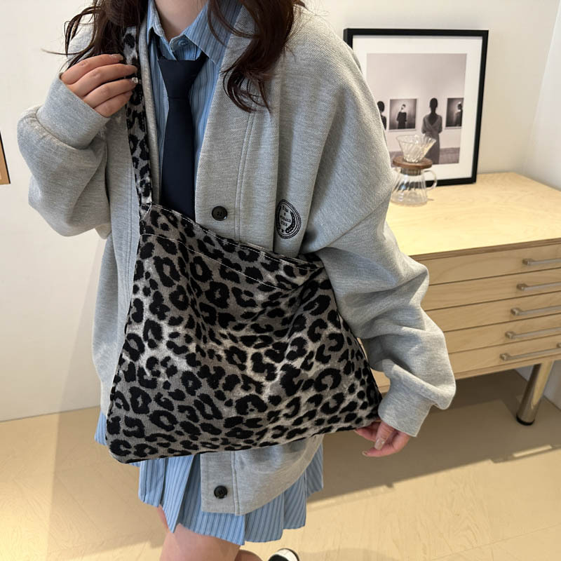Leopard print canvas bag for women, 2024 new style, trendy Korean college style tote bag, casual large-capacity hand-held shoulder bag Specification drawing