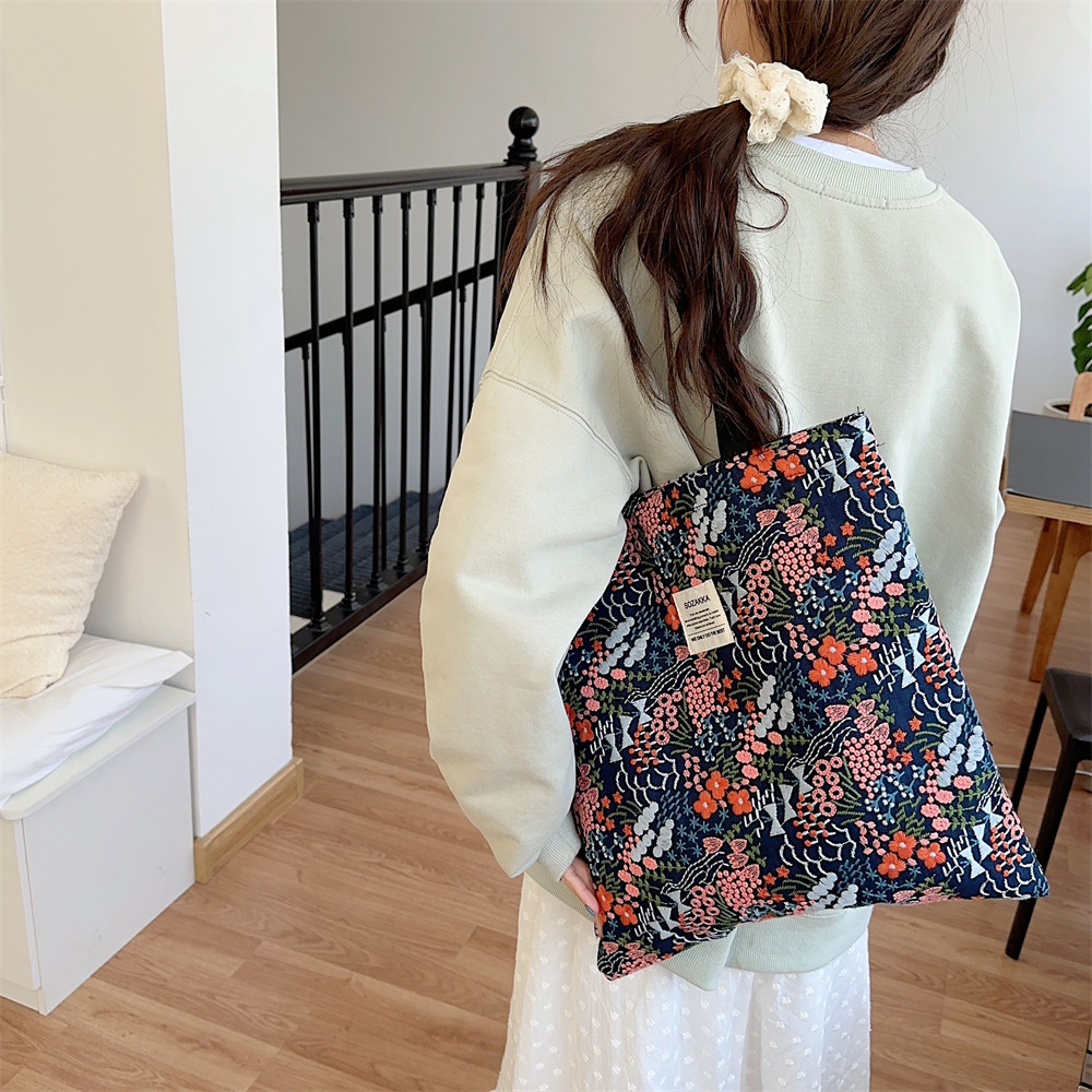 43204 Fresh and delicate embroidered floral canvas bag, large capacity open single-shoulder bag, women's shopping tote bag full figure