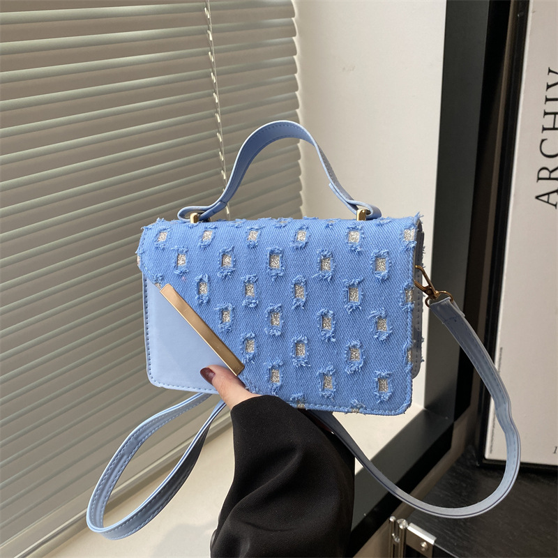 A fashionable, simple and elegant, niche casual single-shoulder bag for the new autumn of 2024, a popular Korean handbag for women full figure