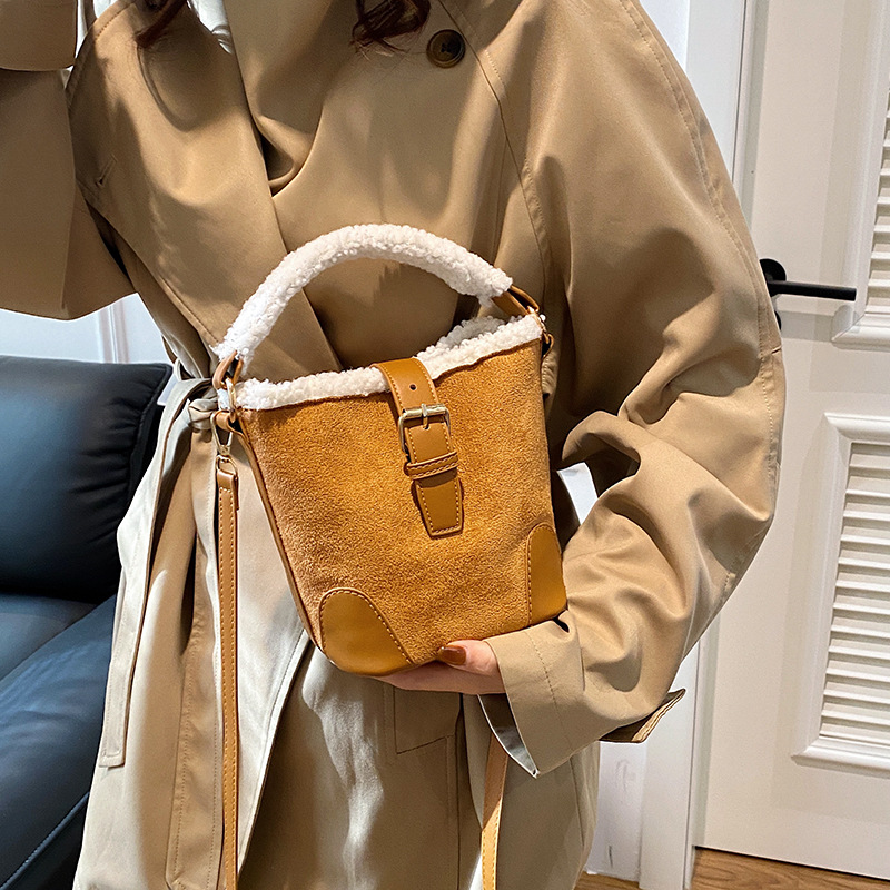 Spring 2025 new style Korean-style hand-held shoulder crossbody bag, bucket tote bag, solid color contrasting women's bag Specification drawing