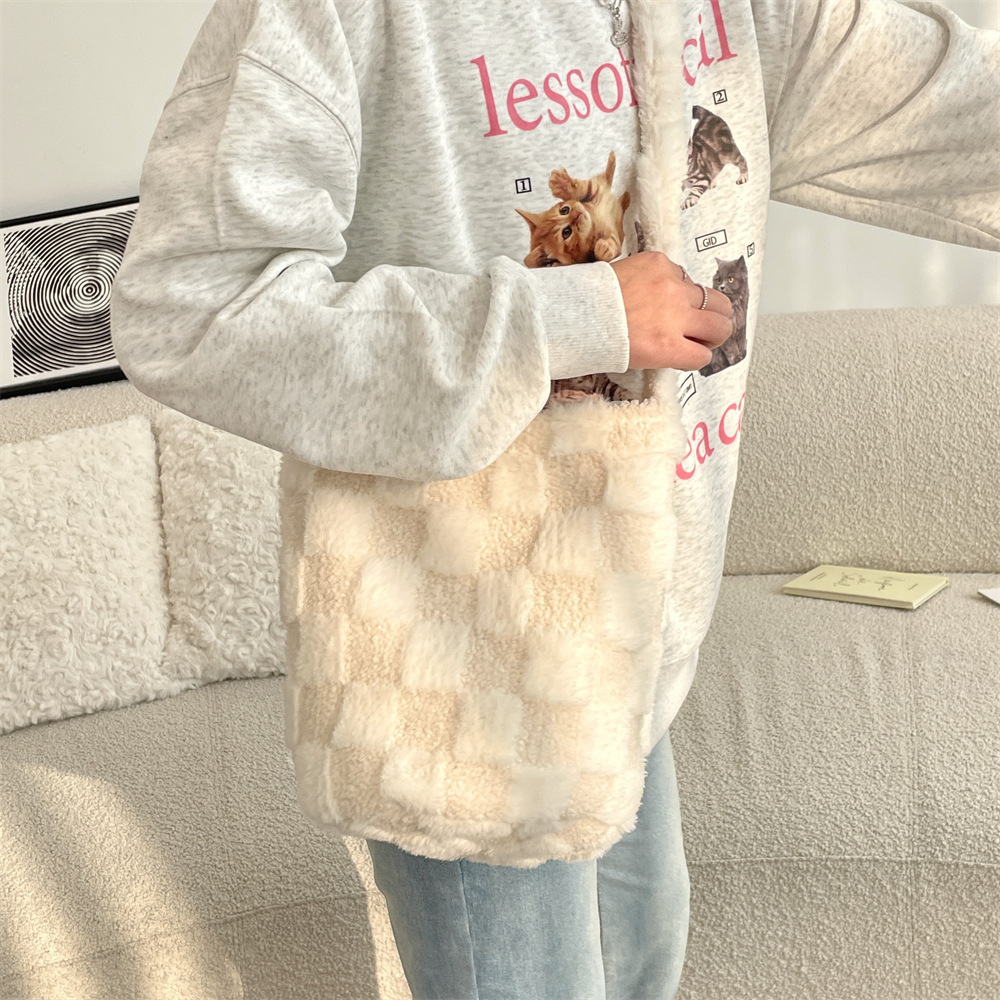 410241 Lambskin bucket bag Crossbody bag, new autumn and winter retro checkered color women's large-capacity single-shoulder bag details Picture
