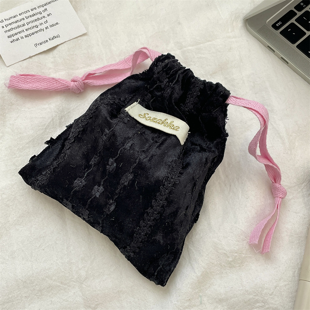 410112 Velvet surface drawstring opening storage bag, sanitary napkin bag opening, red coin purse, earphone storage bag Specification drawing