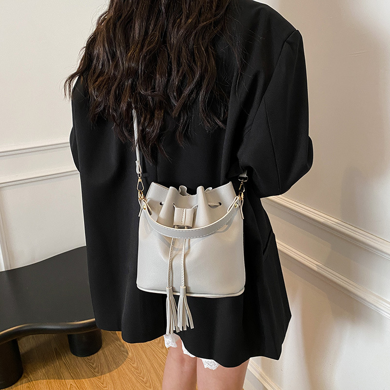 Bucket bag 2025 Cross-border bag, mini small bag, simple and versatile, single-shoulder crossbody bag for commuting Specification drawing