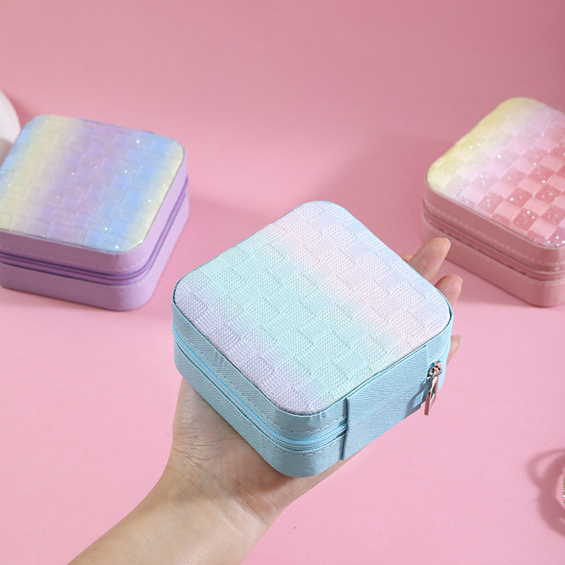 Wholesale of new storage jewelry boxes, creative portable jewelry, travel items, storage boxes, stud rings, rings and small jewelry boxes Application Scenario