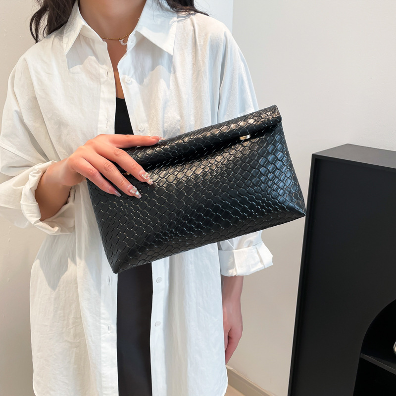 Casual and versatile crossbody bag for women, Spring/Summer 2025 new Korean-style single-shoulder bag, fashionable and trendy commuting small square bag for women Specification drawing