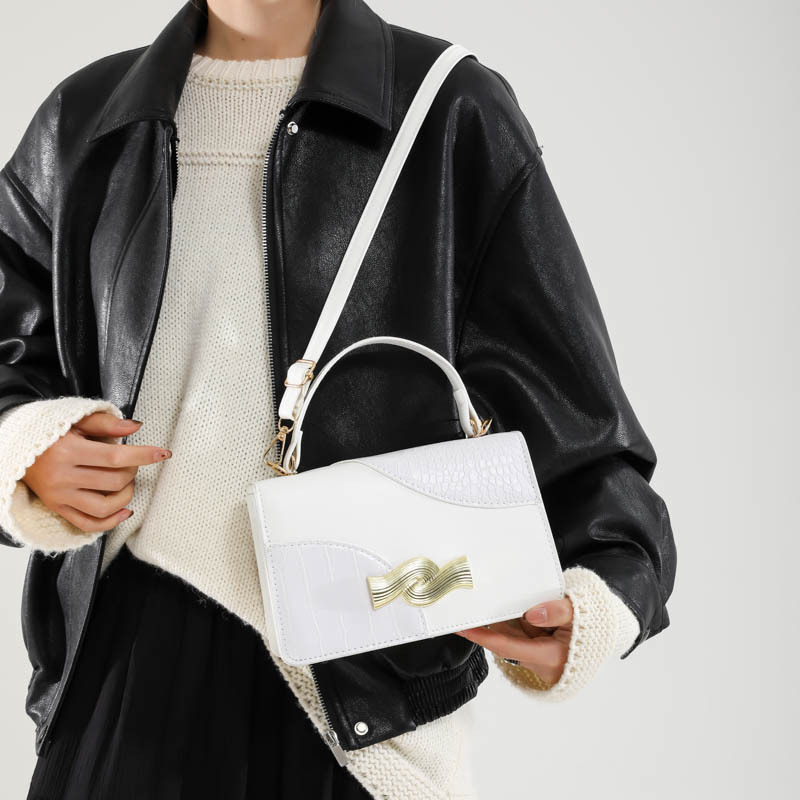 A French-style, elegant and individualistic hand-held small square bag for the winter of 2024, a beautiful and fashionable Korean-style, stylish single-shoulder crossbody bag Specification drawing